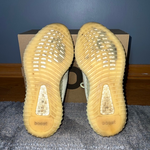 Yeezy Boost 350 V2 Butter - Picture 5 of 6